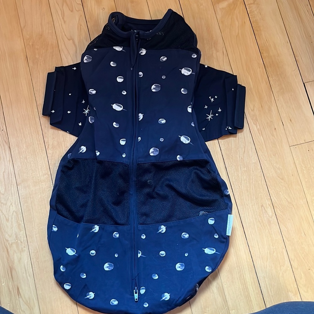 Happiest Baby Snoo sleep sack. Size small.